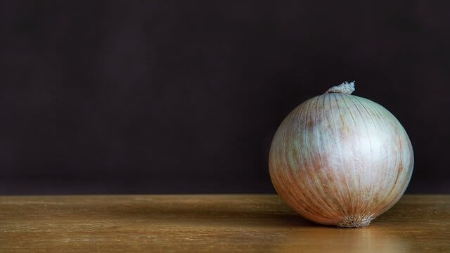Why is onion confit indispensable for the end of year festivities ?